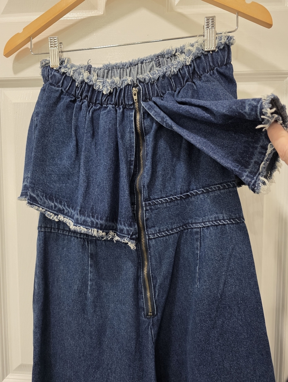 Anthropologie Hei Hei Strapless Tiered Cropped Wide-Leg Denim Jumpsuit Size XS - Picture 13 of 15